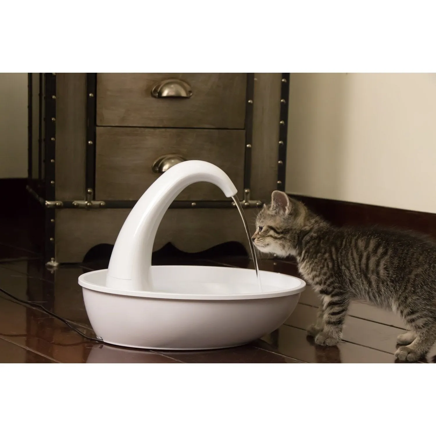 Pioneer Pet Swan Water Fountain for Dogs and Cats 2.3L^^^